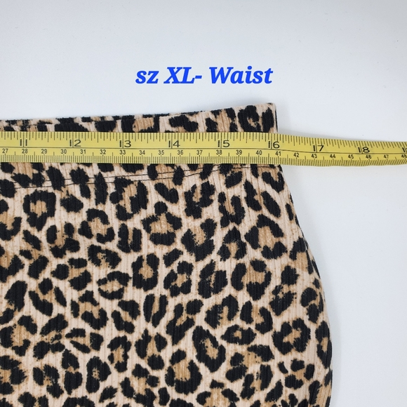 Vibe 2 pc cheetah print tank top and pant. - Picture 7 of 12
